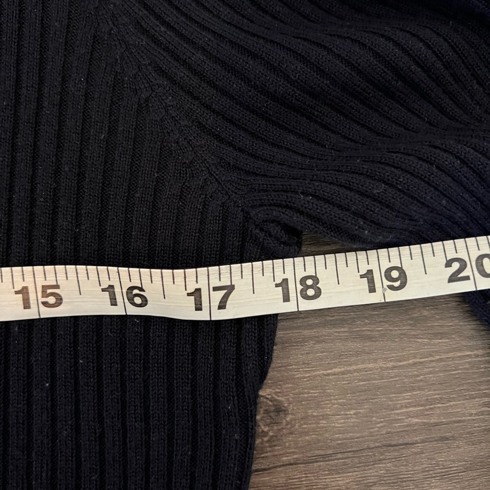 Calvin Klein Ribbed Sweater with Charm Navy Blue Size Medium - Picture 6 of 8
